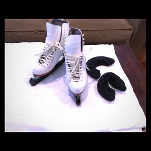 Women’s figure skates